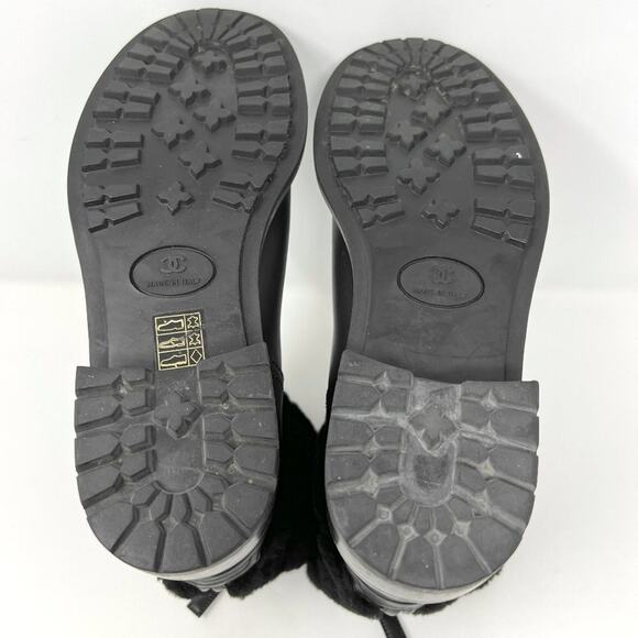 Chanel Black Leather Cap-Toe Shearling Quilted Boots – Size 39.5 - Picture 9 of 10